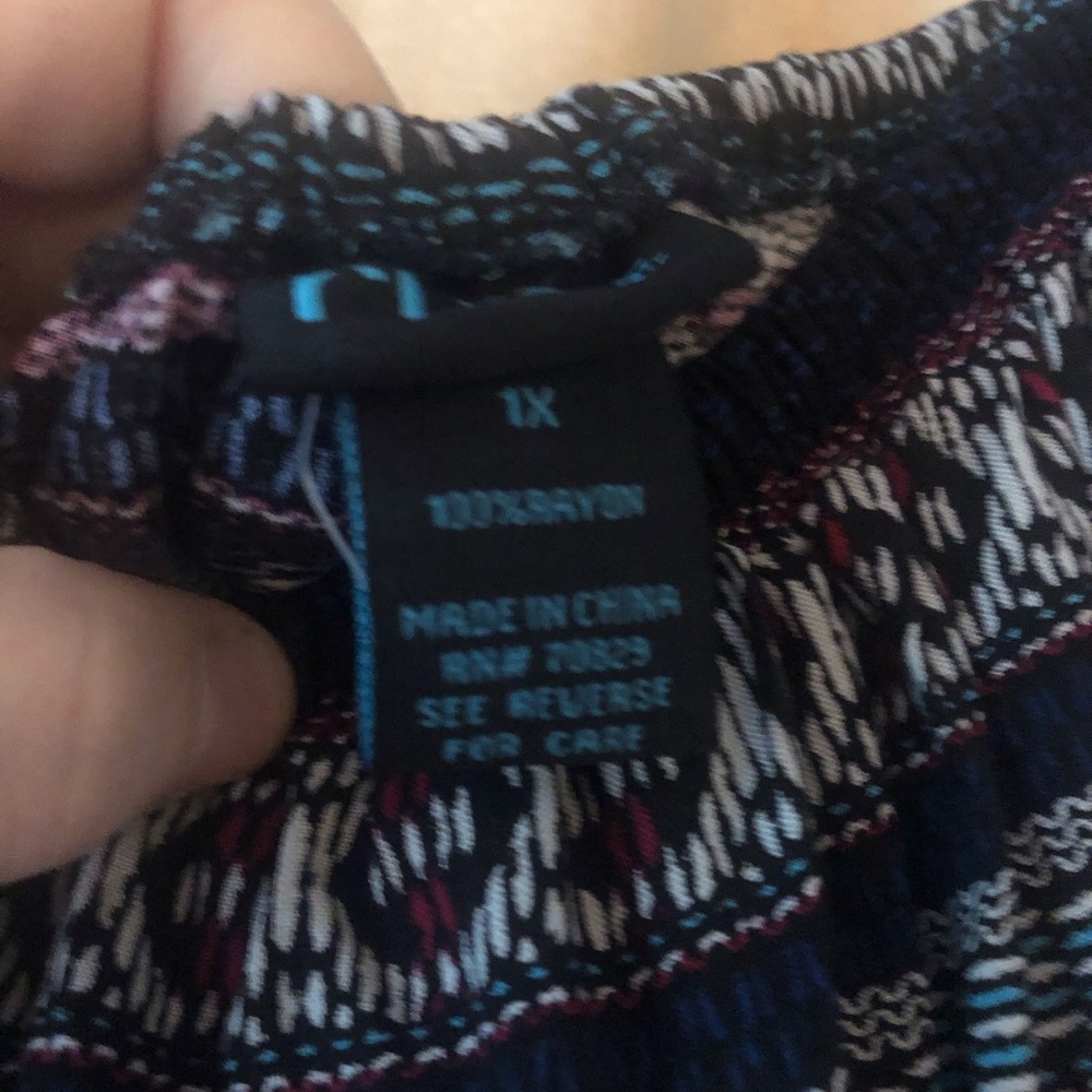 Off Should Dress - Picture 2 of 5
